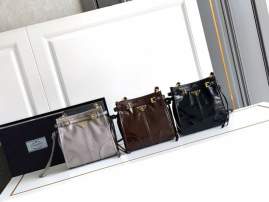 Picture of Balenciaga Handbags _SKUfw225970643fw